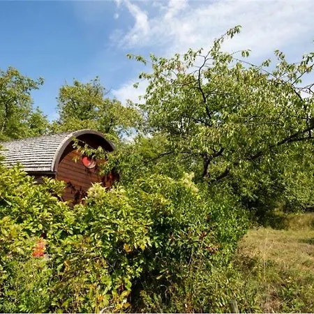 Le Du Chemin Et Sa Roulotte Hébergement de vacances