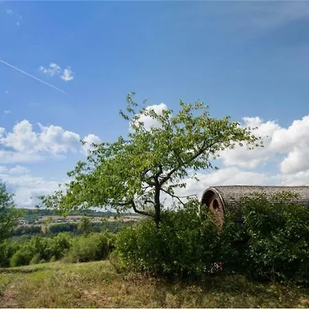 Le Du Chemin Et Sa Roulotte Holiday home *