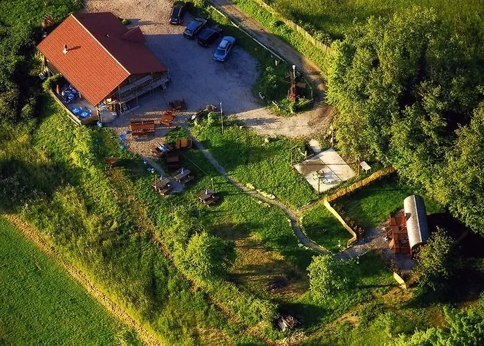 Holiday home Le Du Chemin Et Sa Roulotte