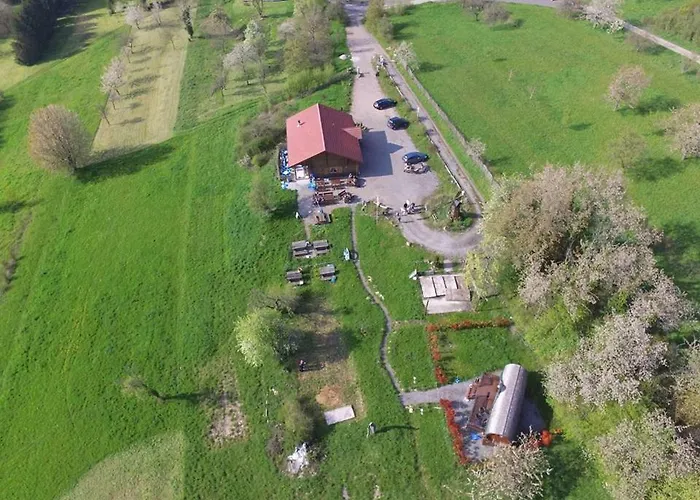 Holiday home Le Du Chemin Et Sa Roulotte